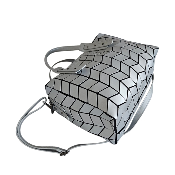 Emilio Pepe Italy Silver Geometric Women's Handbag - Picture 5 of 10